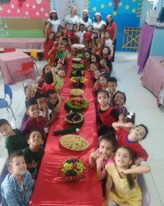 Foto do CEI Raios de Sol com borda infantil colorida